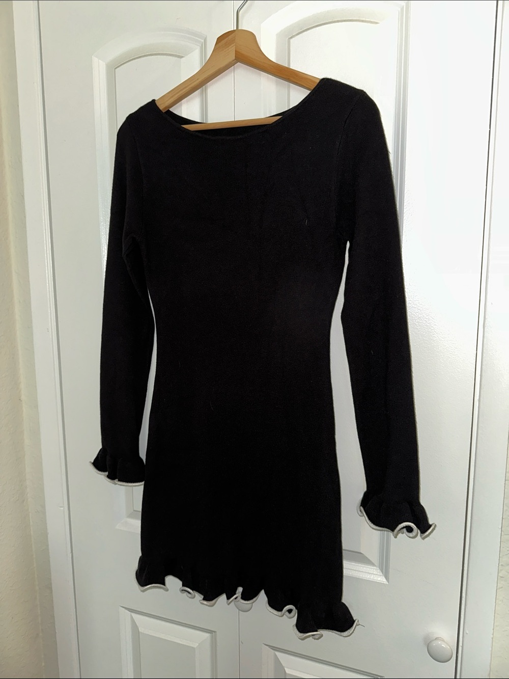 Black Long Sleeve Ruffle Hem Knit Dress